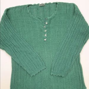 SOLD Scalloped knit Henley in forest green
